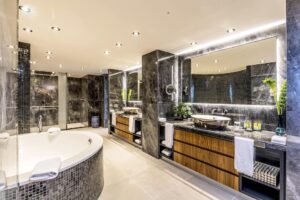 Hotel Okura Amsterdam Presidential Suite Bathroom