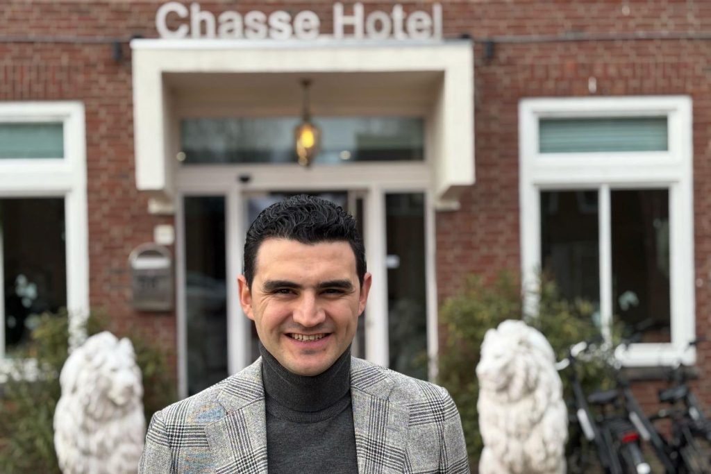gencer yilmaz van chasse hotels