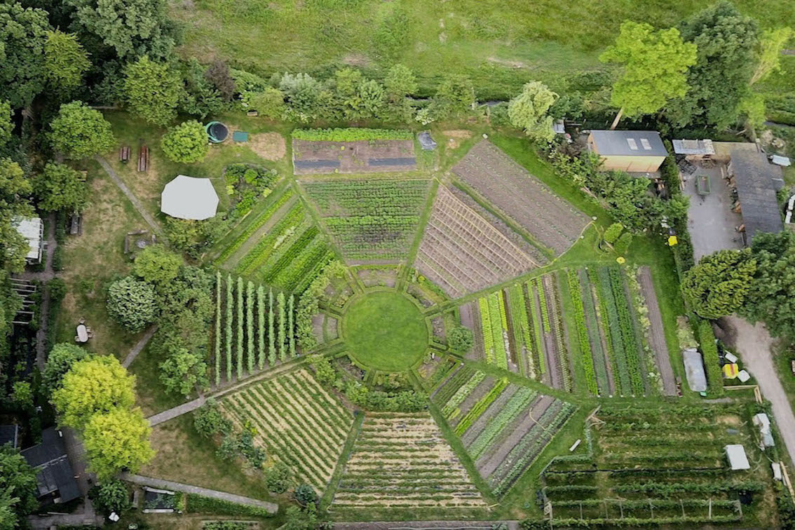 De Nieuwe Winkel Voedselbossen De Ommuurde Tuinen