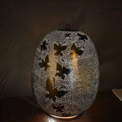 Oosterse tafellamp | Arabische lamp | Zilver | Filigrain | Gaatjes lamp | Metaal | Butterfly | Nieuw in de collectie Kalini | Mooie Oosterse lampen | Marokkaanse verlichting | Oosterse meubelen | Scherpe aanbiedingen | Beste prijzen