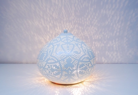 Oosterse tafellamp filigrain wit goud Marokkaanse lamp