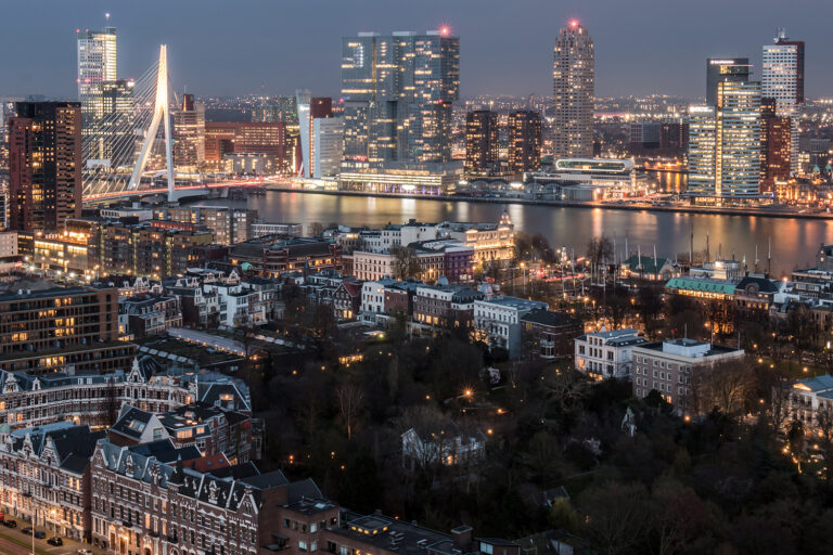 Skyline Rotterdam aan jouw muur hangen op aluminium bedrukt